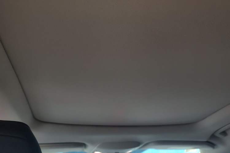 Used Ford Edge 2015 2.0T GTDi Two-Wheel-Drive High-Line Version Headliner