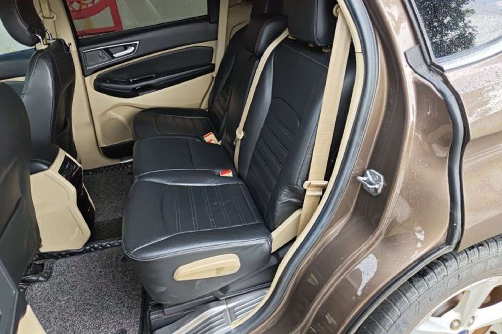 Used Ford Edge 2015 2.0T GTDi Two-Wheel-Drive Elite Edition Left Rear Seat