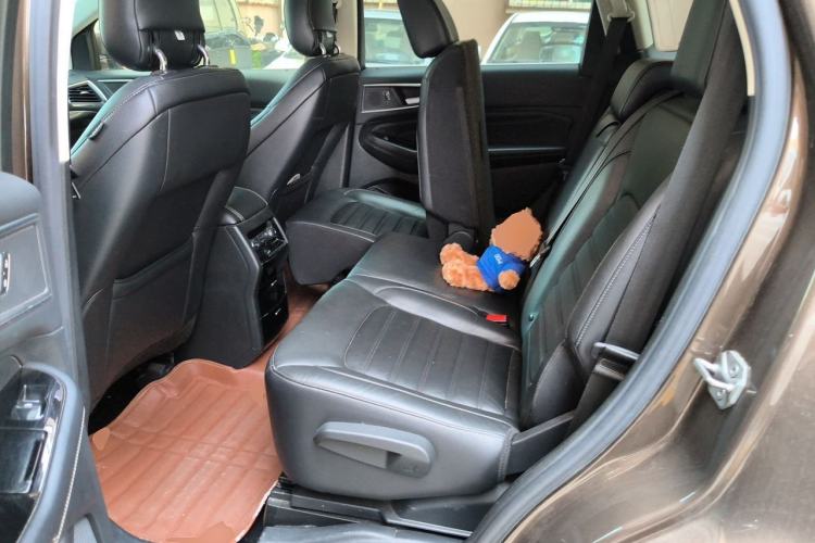 Used Ford Edge 2015 2.0T GTDi Two-Wheel-Drive High-Line Version Left Rear Seat