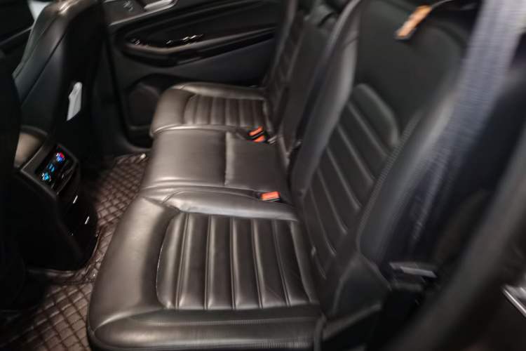Used Ford Edge 2015 2.0T GTDi 4x4 High-Grade Model Left Rear Seat
