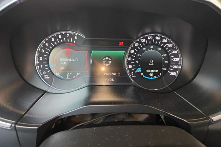 Used Ford Edge 2015 2.0T GTDi Four-Wheel Drive Prestige Model Odometer Close Up