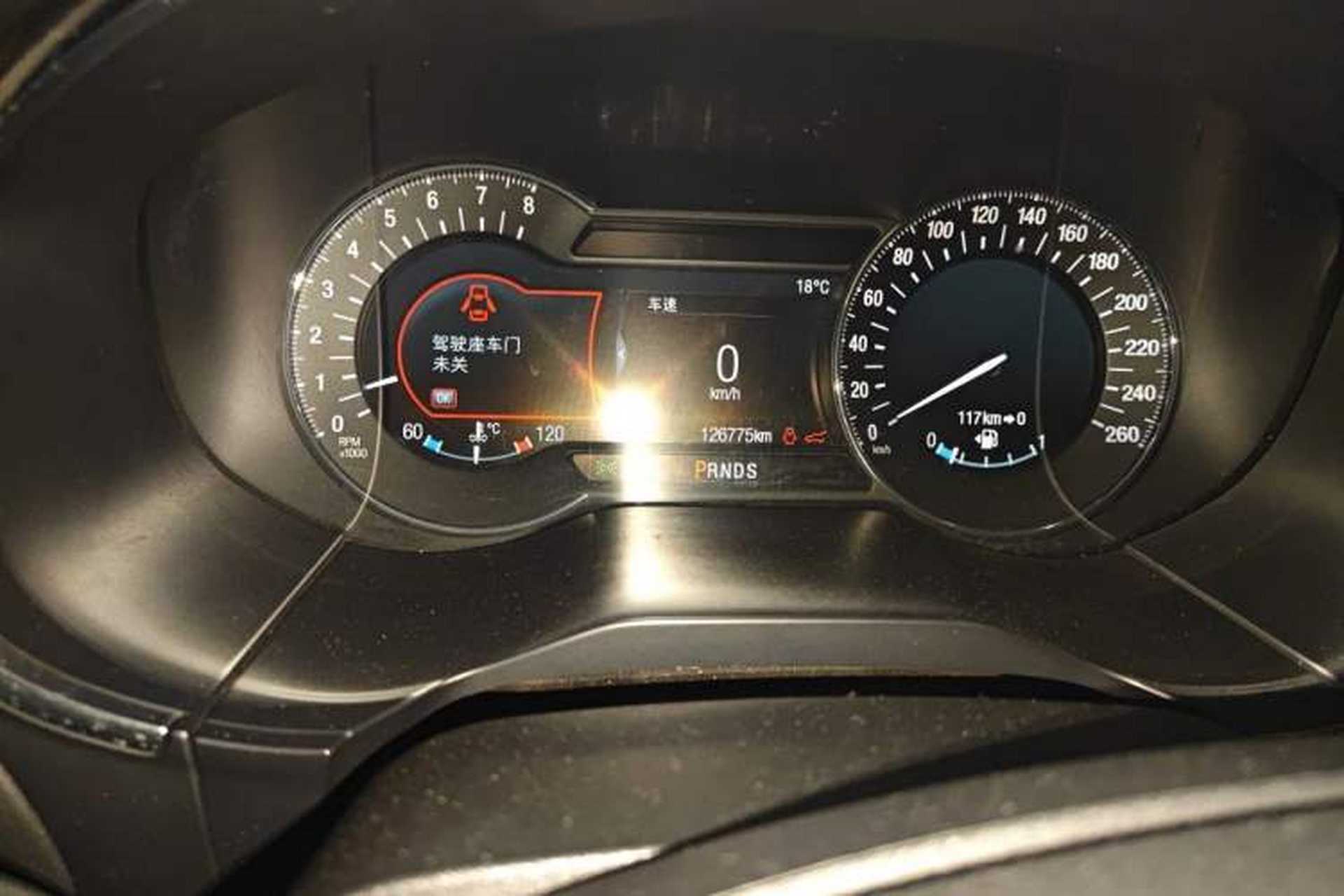 Used Ford Edge 2015 2.0T GTDi Four-Wheel Drive Prestige Model Odometer Close Up