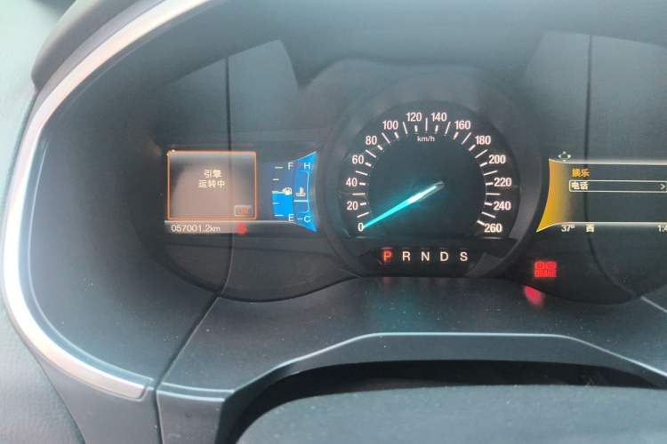 Used Ford Edge 2015 2.0T GTDi Two-Wheel-Drive High-Line Version Odometer Close Up