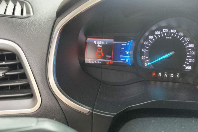 Used Ford Edge 2015 2.0T GTDi Two-Wheel-Drive High-Line Version Odometer Close Up
