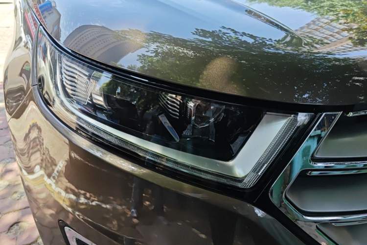 Used Ford Edge 2015 2.0T GTDi Four-Wheel Drive Prestige Model Right Front Headlight
