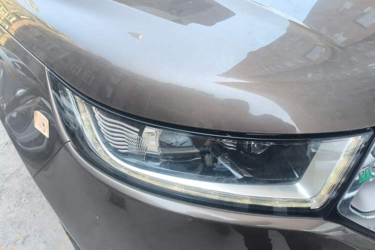 Used Ford Edge 2015 2.0T GTDi Two-Wheel-Drive High-Line Version Right Front Headlight