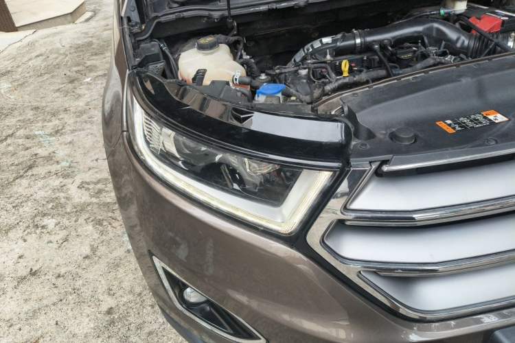 Used Ford Edge 2015 2.0T GTDi Two-Wheel-Drive High-Line Version Right Front Headlight
