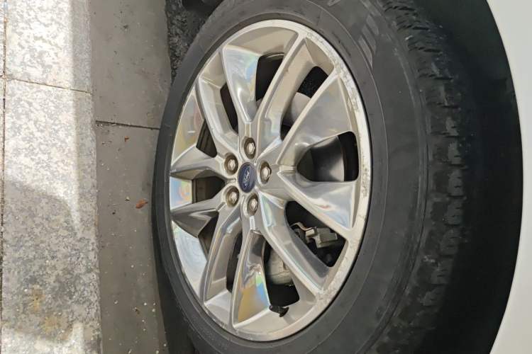Used Ford Edge 2015 2.0T GTDi Four-Wheel Drive Prestige Model Right Front Wheel Hub