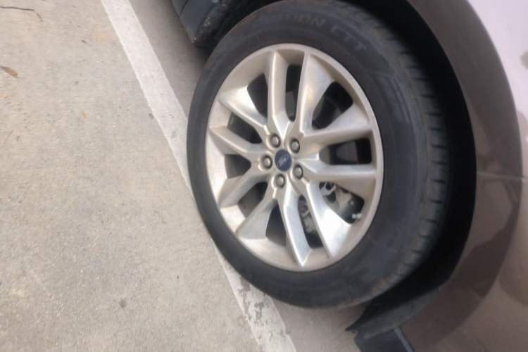 Used Ford Edge 2015 2.0T GTDi Four-Wheel Drive Prestige Model Right Front Wheel Hub