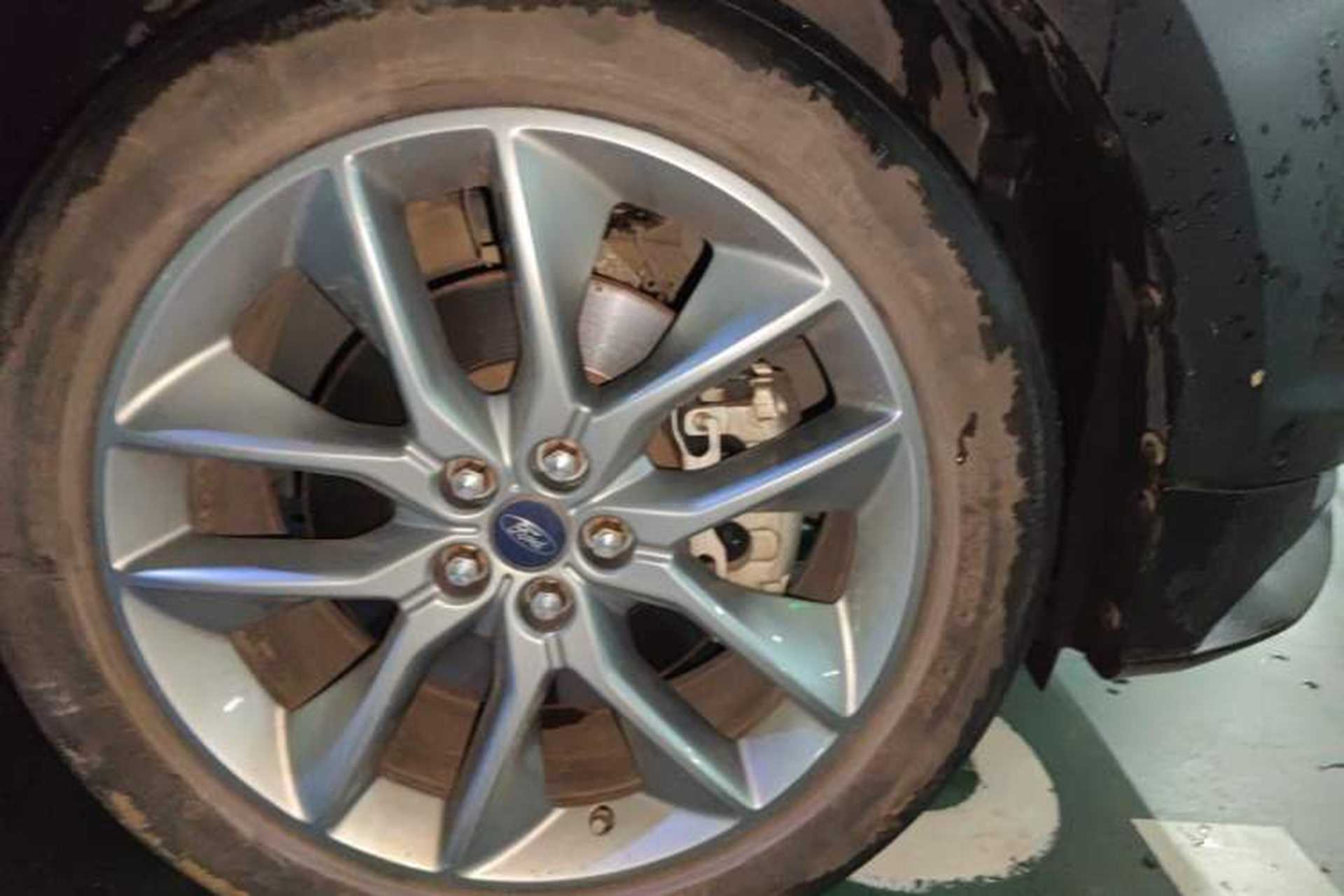 Used Ford Edge 2015 2.0T GTDi Four-Wheel Drive Prestige Model Right Front Wheel Hub