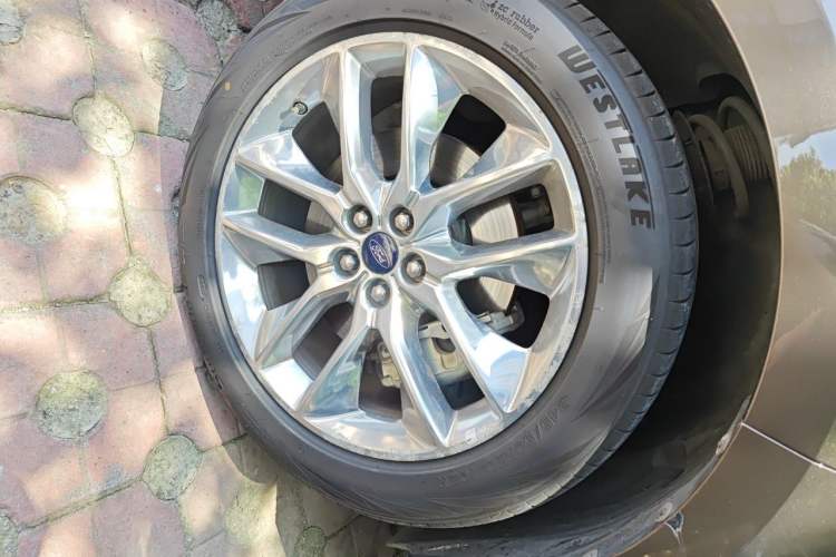 Used Ford Edge 2015 2.0T GTDi Four-Wheel Drive Prestige Model Right Front Wheel Hub