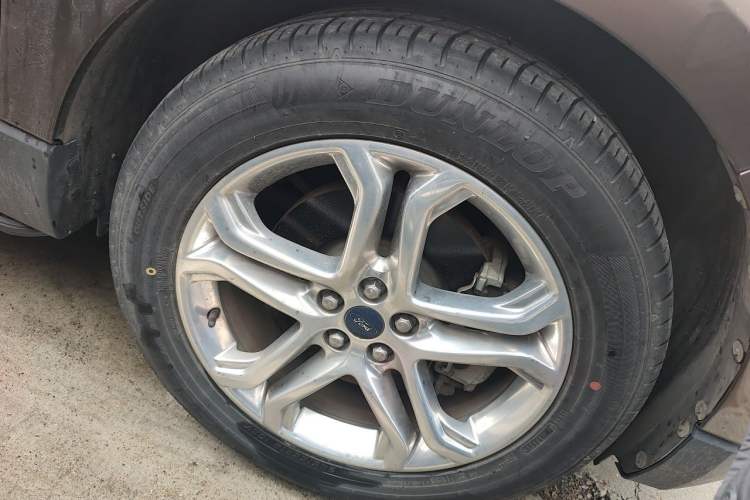 Used Ford Edge 2015 2.0T GTDi Two-Wheel-Drive High-Line Version Right Front Wheel Hub