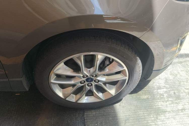 Used Ford Edge 2015 2.0T GTDi Four-Wheel Drive Prestige Model Right Front Wheel Hub