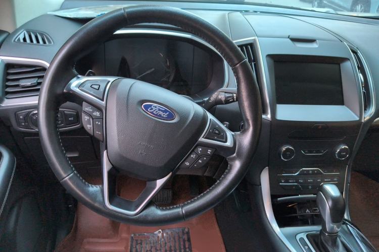 Used Ford Edge 2015 2.0T GTDi Two-Wheel-Drive High-Line Version Steering Wheel