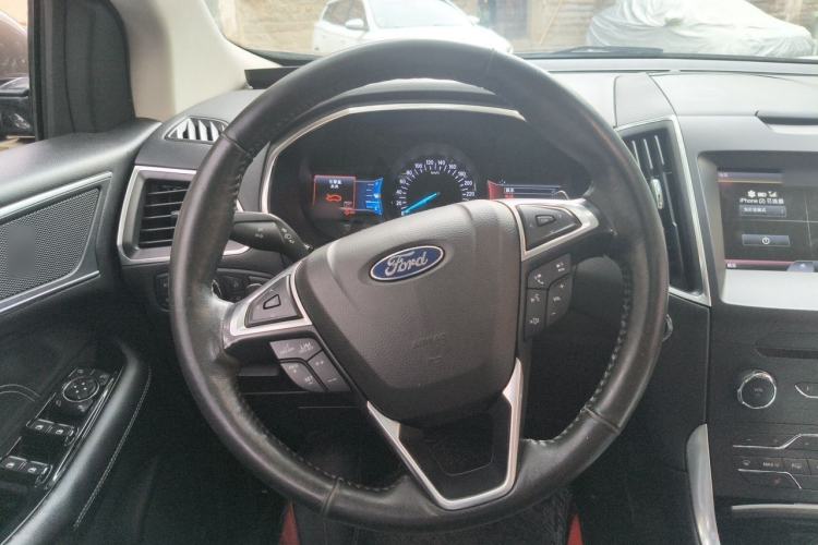 Used Ford Edge 2015 2.0T GTDi Two-Wheel-Drive High-Line Version Steering Wheel