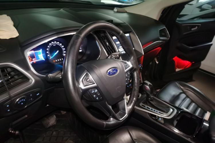 Used Ford Edge 2015 2.0T GTDi 4x4 High-Grade Model Steering Wheel