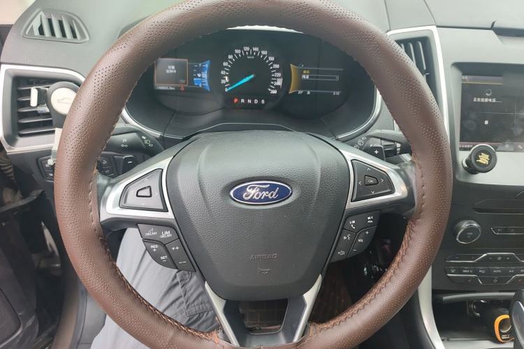 Used Ford Edge 2015 2.0T GTDi Two-Wheel-Drive High-Line Version Steering Wheel
