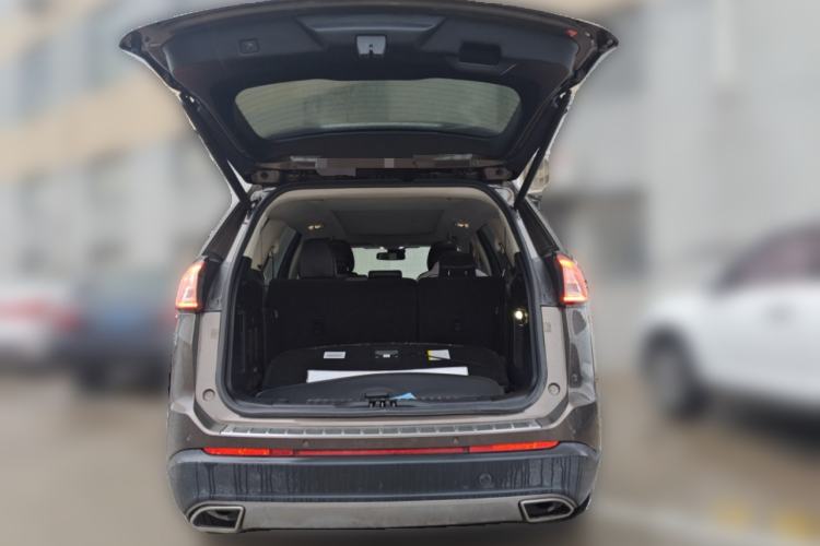 Used Ford Edge 2015 2.0T GTDi Two-Wheel-Drive High-Line Version Trunk