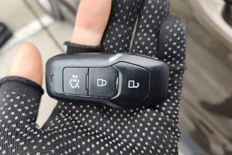 Used Ford Edge 2015 2.0T GTDi Two-Wheel-Drive Elite Edition Vehicle Key