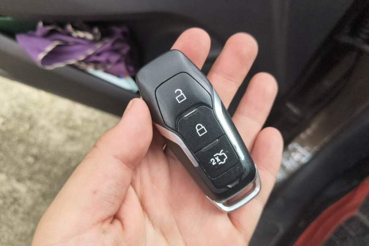 Used Ford Edge 2015 2.0T GTDi Two-Wheel-Drive High-Line Version Vehicle Key