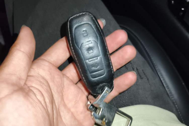 Used Ford Edge 2015 2.0T GTDi Four-Wheel Drive Prestige Model Vehicle Key