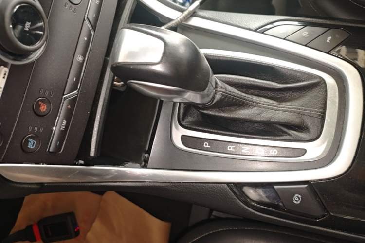 Used Ford Edge 2015 2.0T GTDi Four-Wheel Drive Prestige Model Gear Lever