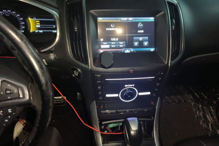 Used Ford Edge 2015 2.7T GTDi 4x4 Sporty 7-Seater Audio And AC Panel