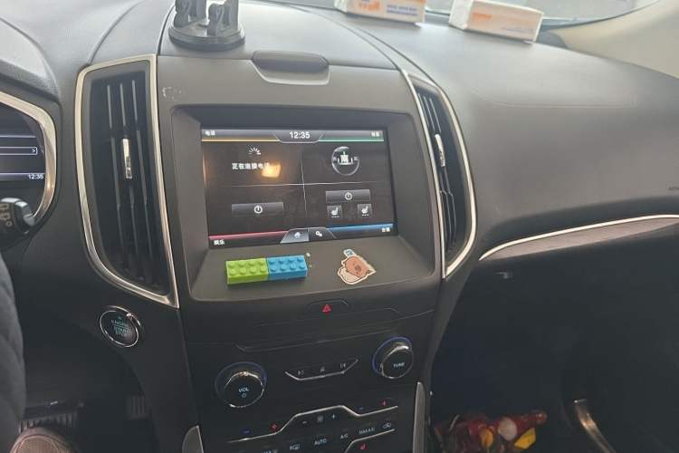 Used Ford Edge 2015 2.0T GTDi Two-Wheel-Drive High-Line Version Audio And AC Panel