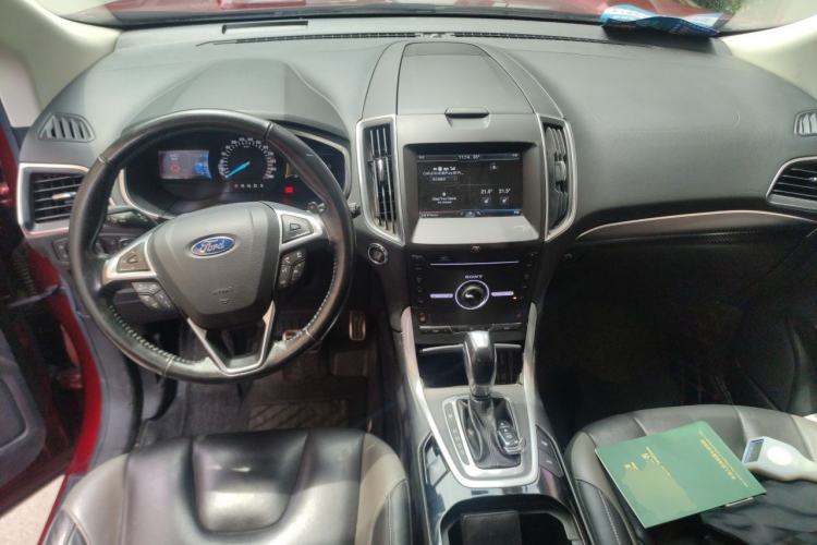 Used Ford Edge 2015 2.7T GTDi 4x4 Sporty 7-Seater Center Console
