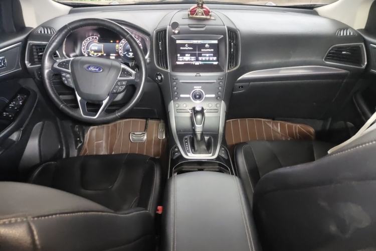 Used Ford Edge 2015 2.0T GTDi Four-Wheel Drive Prestige Model Center Console