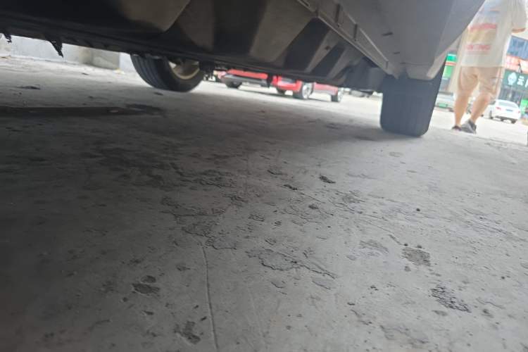 Used Ford Edge 2015 2.0T GTDi Two-Wheel-Drive High-Line Version Chassis Front Left