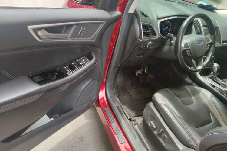 Used Ford Edge 2015 2.7T GTDi 4x4 Sporty 7-Seater Driver Seat