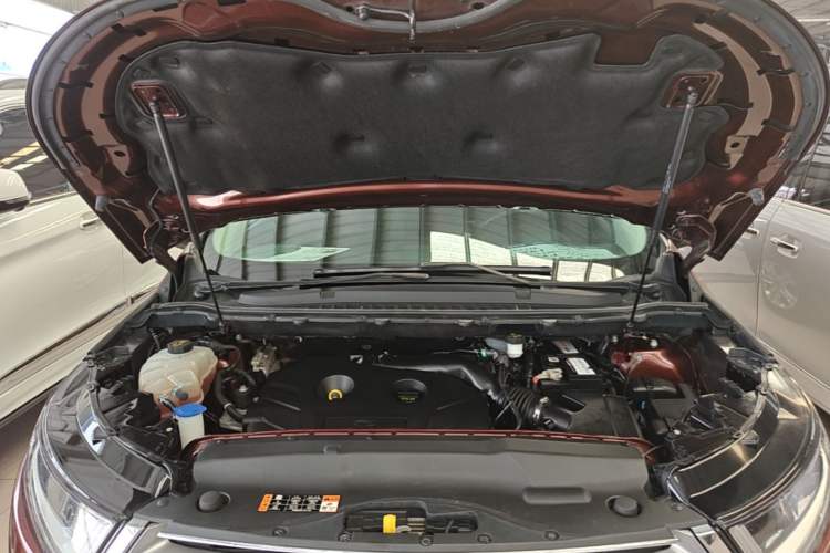 Used Ford Edge 2015 2.0T GTDi Two-Wheel-Drive High-Line Version Engine Bay