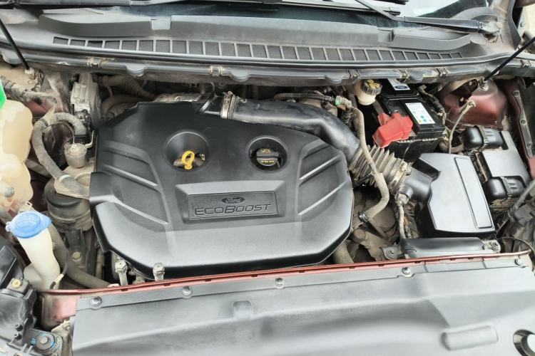 Used Ford Edge 2015 2.0T GTDi Two-Wheel-Drive High-Line Version Engine Bay