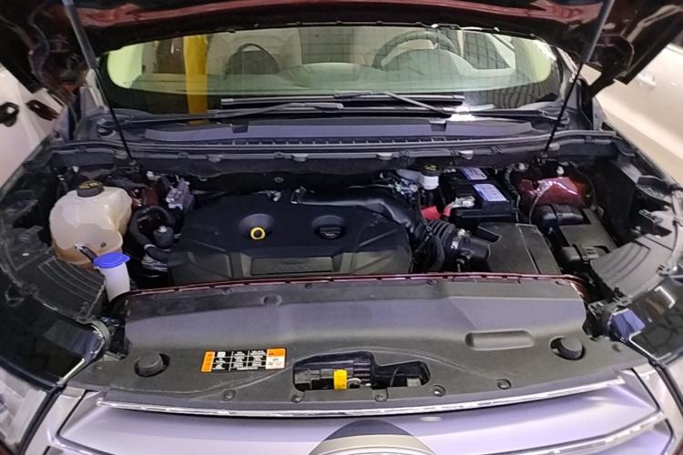 Used Ford Edge 2015 2.0T GTDi Two-Wheel-Drive Elite Edition Engine Bay