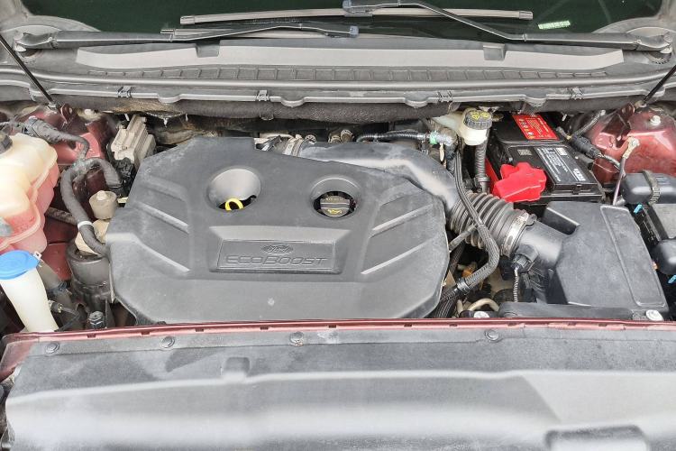 Used Ford Edge 2015 2.0T GTDi Two-Wheel-Drive High-Line Version Engine Bay