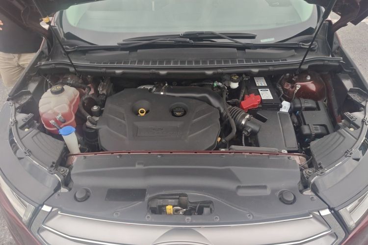 Used Ford Edge 2015 2.0T GTDi Two-Wheel-Drive Platinum Edition Engine Bay