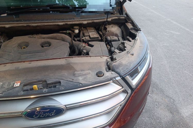 Used Ford Edge 2015 2.0T GTDi Two-Wheel-Drive High-Line Version Engine Bay Left
