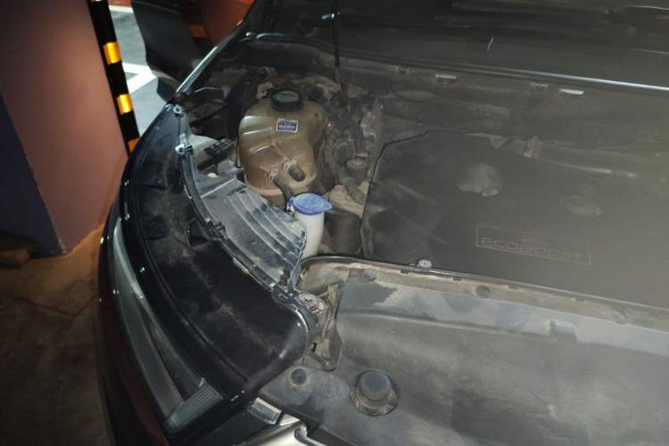 Used Ford Edge 2015 2.0T GTDi Two-Wheel-Drive Elite Edition Engine Bay Right