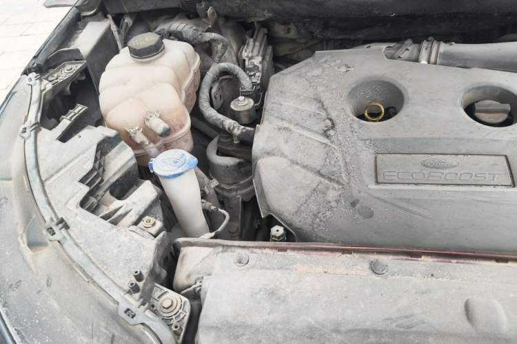 Used Ford Edge 2015 2.0T GTDi 4x4 High-Grade Model Engine Bay Right