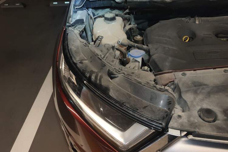 Used Ford Edge 2015 2.0T GTDi Four-Wheel Drive Prestige Model Engine Bay Right