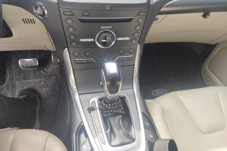 Used Ford Edge 2015 2.7T GTDi 4x4 Prestige 7-Seater Gear Lever
