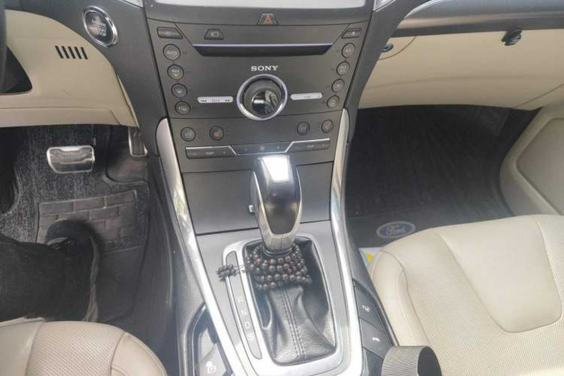 Used Ford Edge 2015 2.7T GTDi 4x4 Prestige 7-Seater Gear Lever