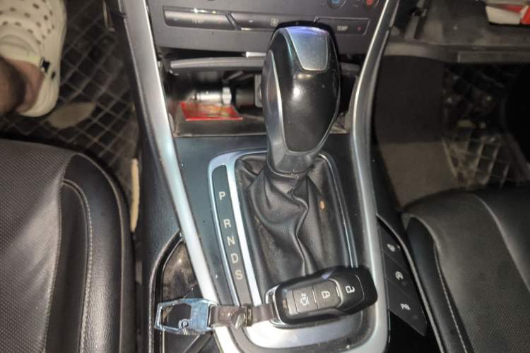Used Ford Edge 2015 2.0T GTDi Four-Wheel Drive Prestige Model Gear Lever