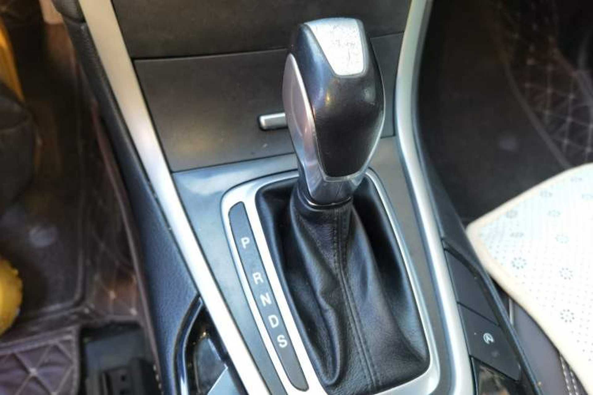 Used Ford Edge 2015 2.0T GTDi Two-Wheel-Drive Elite Edition Gear Lever