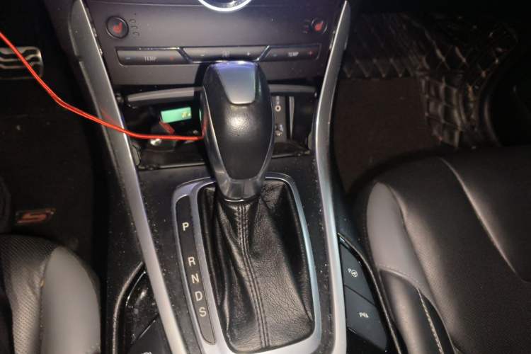 Used Ford Edge 2015 2.7T GTDi 4x4 Sporty 7-Seater Gear Lever