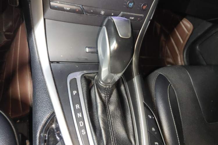 Used Ford Edge 2015 2.0T GTDi Four-Wheel Drive Prestige Model Gear Lever