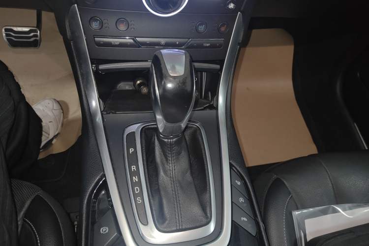 Used Ford Edge 2015 2.0T GTDi Four-Wheel Drive Prestige Model Gear Lever