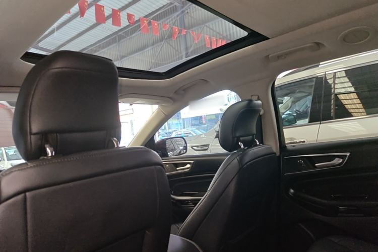 Used Ford Edge 2015 2.0T GTDi Two-Wheel-Drive High-Line Version Headliner