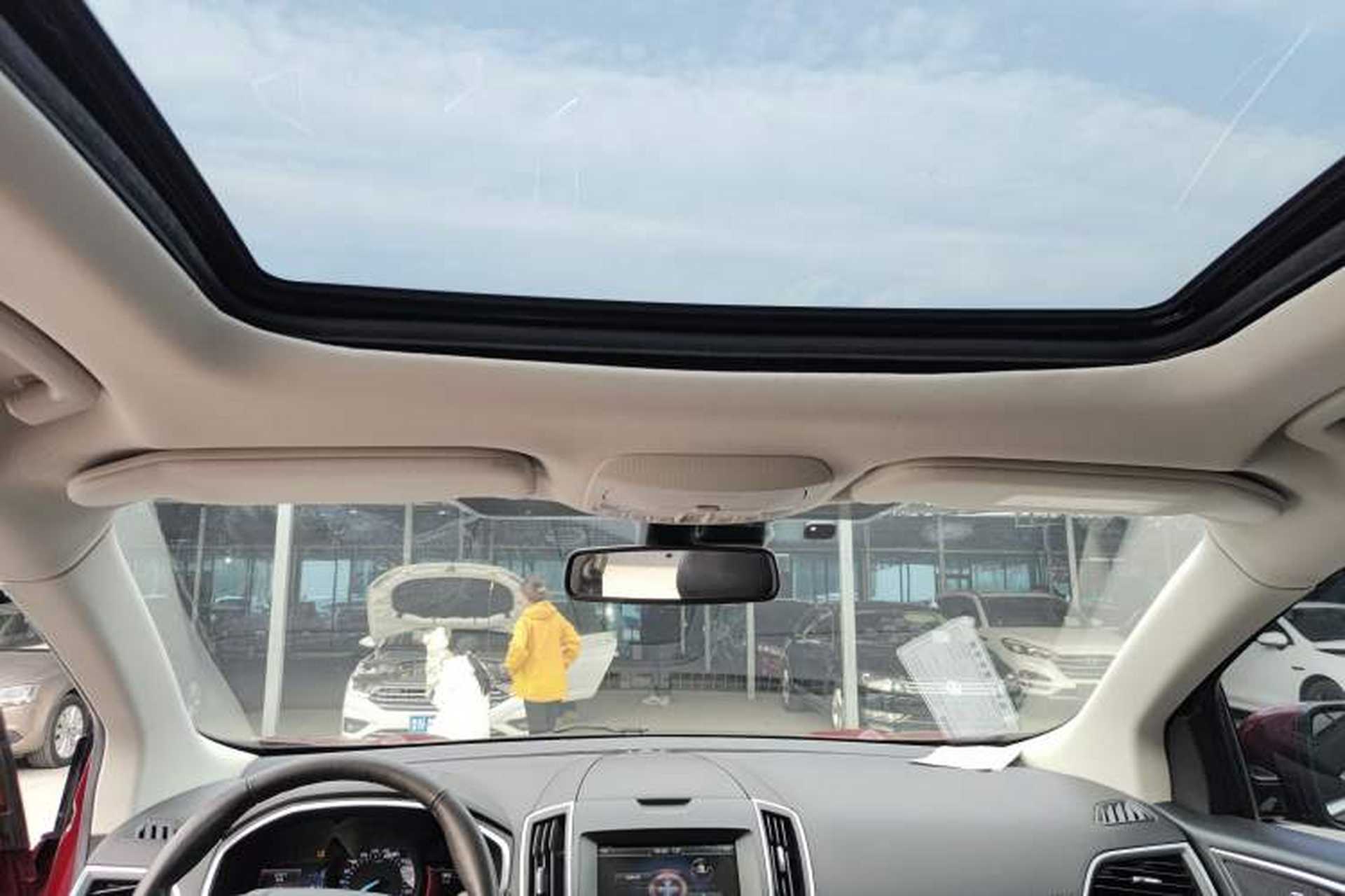 Used Ford Edge 2015 2.0T GTDi Two-Wheel-Drive High-Line Version Headliner
